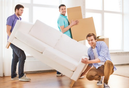 Local van moving service near Knightsbridge apartments
